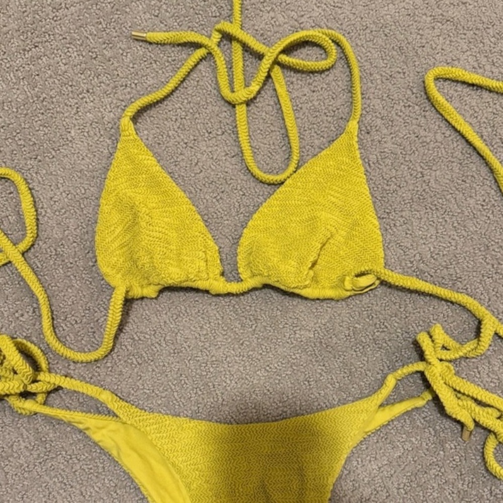 Monday Swimwear ~ Palma Top - Lemongrass Crinkle (XL) - Picture 2 of 5
